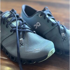 On Cloud X3 Running shoes, size 8